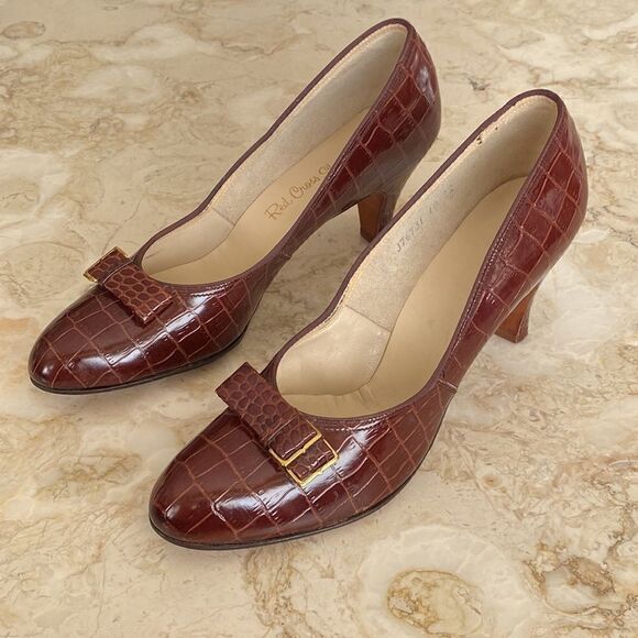 1950’s Vintage Red Cross Shoes Croc Embossed Leather - Picture 3 of 16